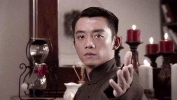 阿伟在吃瓜